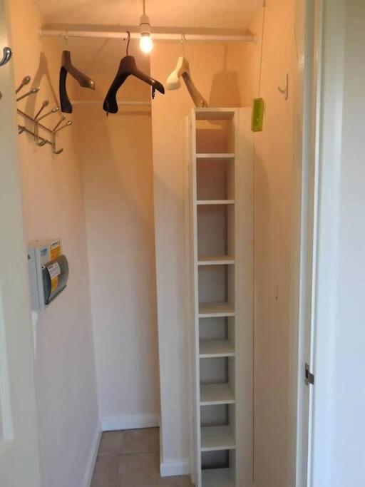 Ferienwohnung Self Contained - Own Entrance High Wycombe Exterior foto